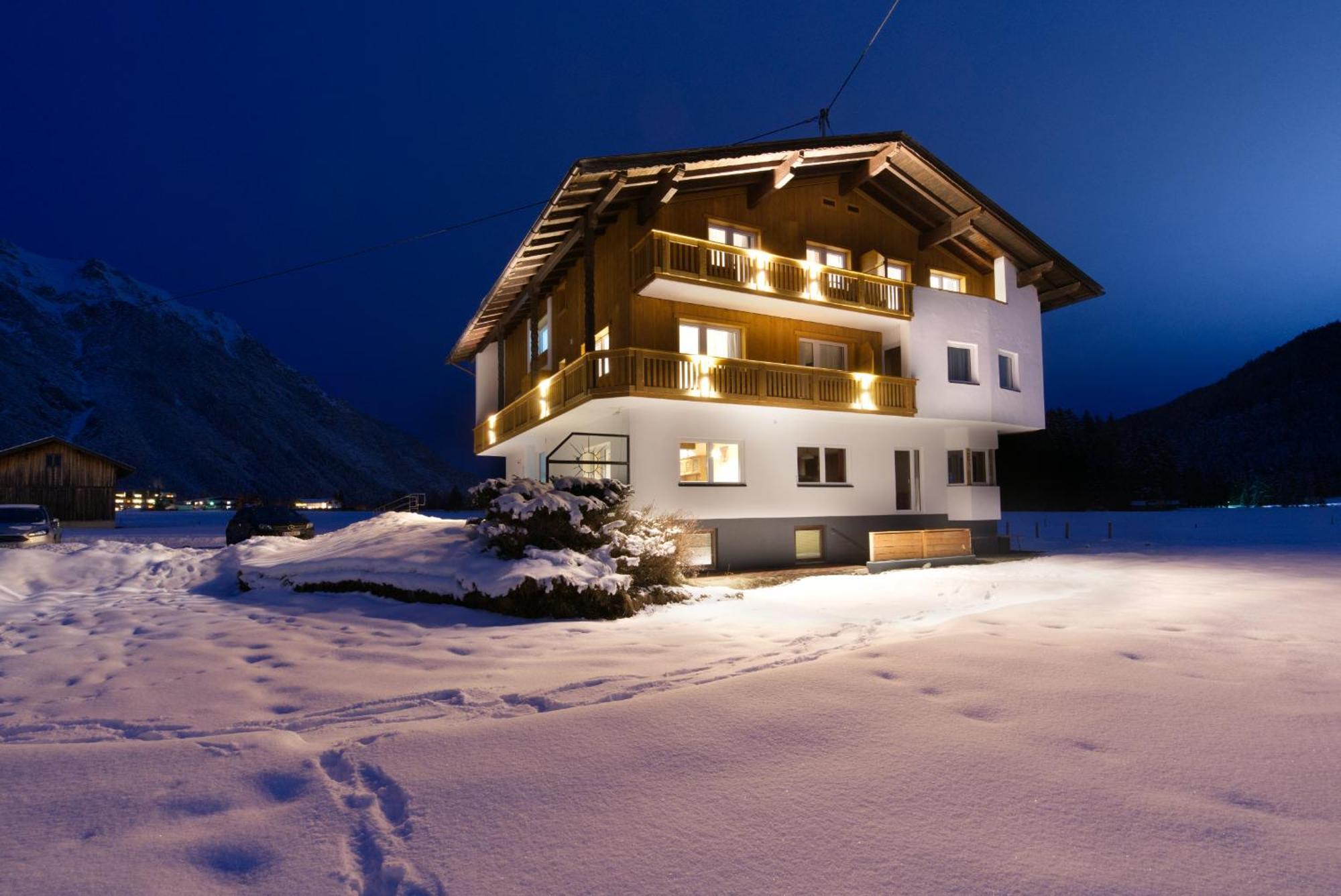 Wolf Apartment